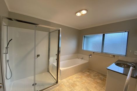 Photo of property in 2/52 Donald Street, Stanmore Bay, Whangaparaoa, 0932