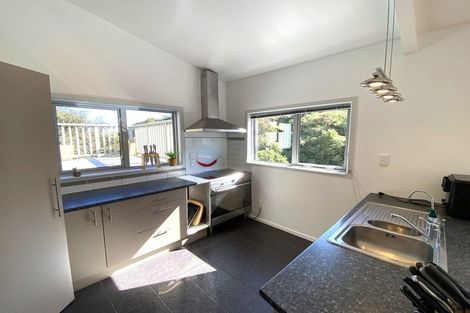 Photo of property in 76 Dowse Drive, Maungaraki, Lower Hutt, 5010