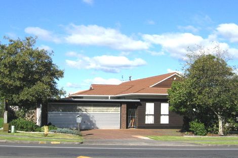 Photo of property in 6 Whitford Road, Howick, Auckland, 2014
