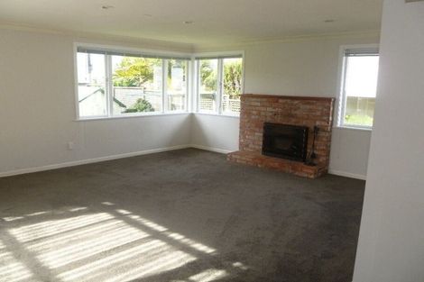 Photo of property in 37a Luckens Road, West Harbour, Auckland, 0618