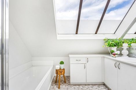 Photo of property in 2/46 Brockworth Place, Riccarton, Christchurch, 8011
