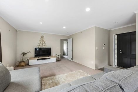 Photo of property in 19 Aragon Grove, Kingsley Heights, Upper Hutt, 5018