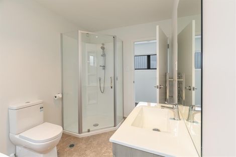 Photo of property in 31 Tapuwae Way, Mangere Bridge, Auckland, 2022