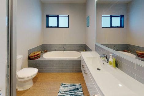 Photo of property in 48 Ferndale Drive, Waikanae, 5036