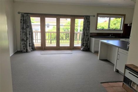 Photo of property in 28 Morley Street, New Plymouth, 4310