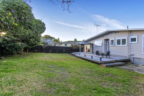 Photo of property in 11 Allington Road, Massey, Auckland, 0614