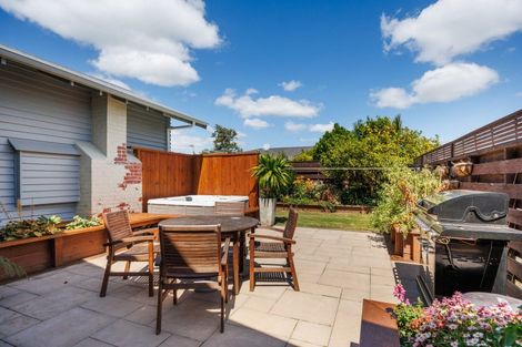 Photo of property in 462 Featherston Street, Palmerston North, 4414