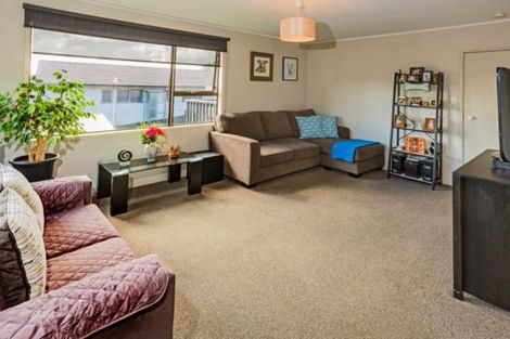 Photo of property in 19 Rotoma Rise, Clover Park, Auckland, 2019