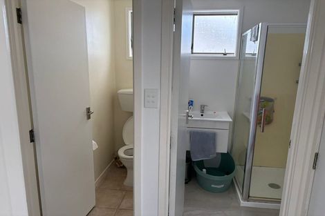 Photo of property in 1/14b Camrose Place, Glenfield, Auckland, 0629
