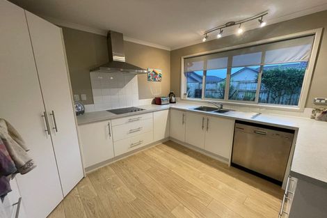 Photo of property in 10 Gibbston Close, Huntington, Hamilton, 3210