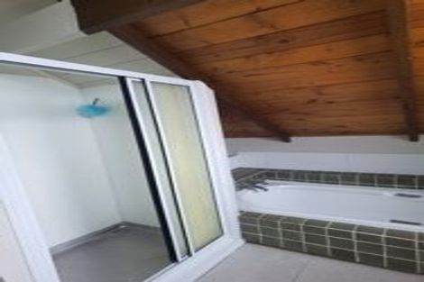 Photo of property in 2/26 Richards Avenue, Forrest Hill, Auckland, 0620