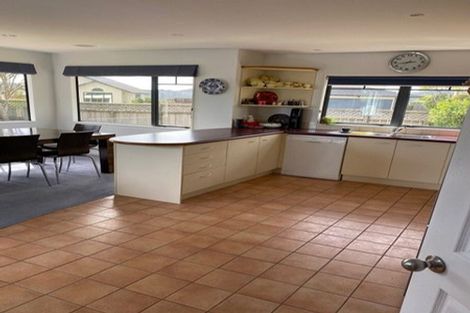 Photo of property in 20 Landsdowne Terrace, Karori, Wellington, 6012