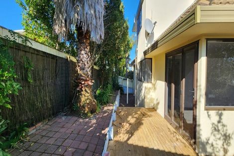 Photo of property in 2/3a Richards Avenue, Forrest Hill, Auckland, 0620