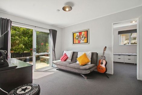 Photo of property in 25 Crispe Road, Clarks Beach, 2122