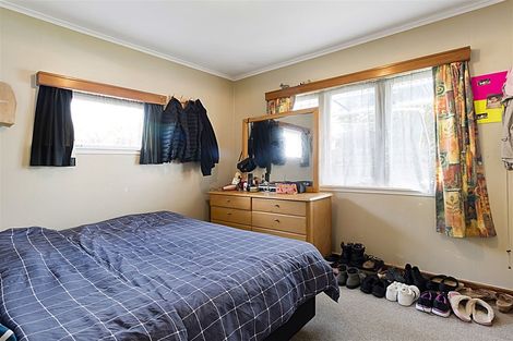 Photo of property in 82 Lincoln Park Avenue, Massey, Auckland, 0614