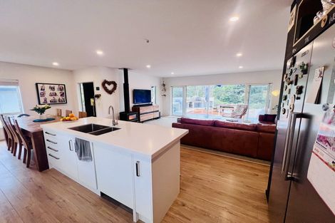 Photo of property in 33 Cory Road, Kaukapakapa, 0873