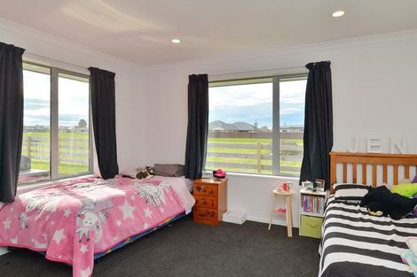 Photo of property in 4 Sequoia Way, Rangiora, 7400