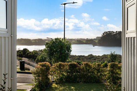 Photo of property in 24 Orawahi Road, Glenbrook, 2681