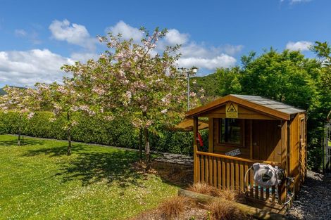 Photo of property in 27 Glentui Place, Waikawa, Picton, 7220