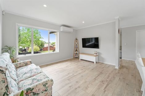 Photo of property in 7 Phoebe Meikle Place, Torbay, Auckland, 0630