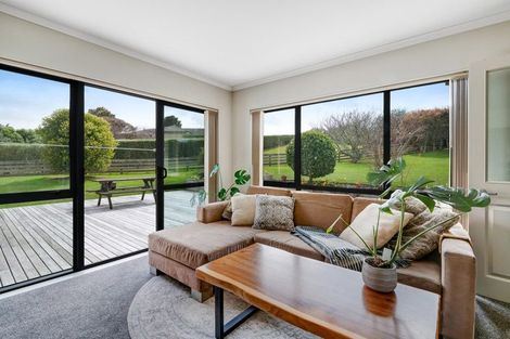 Photo of property in 16 Omana Avenue, Shelly Beach, Helensville, 0874