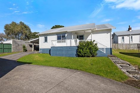 Photo of property in 14 Calvert Road, Moturoa, New Plymouth, 4310
