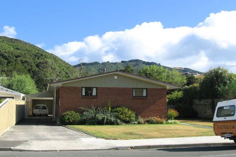 Photo of property in 83 Holdsworth Avenue, Trentham, Upper Hutt, 5018