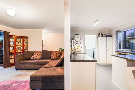 Photo of property in 61 Sunline Avenue, Massey, Auckland, 0614