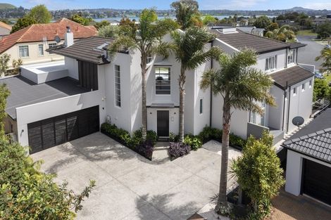 Photo of property in 42 Manor Park, Sunnyhills, Auckland, 2010