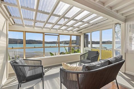 Photo of property in 77 Wallis Street, Raglan, 3225