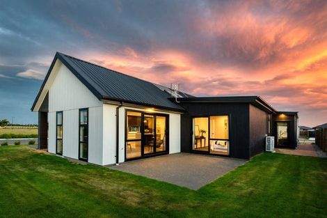 Photo of property in 15 Ariel Place, Snells Beach, 0920