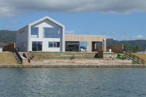 Photo of property in 16 Ngaroma Crescent, Whitianga, 3510