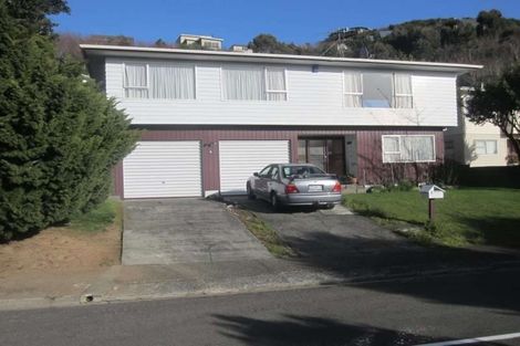 Photo of property in 1 Bishops Glen, Tawa, Wellington, 5028