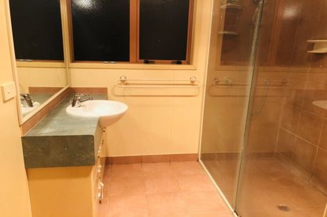 Photo of property in 17a Lesa Annis Place, Henderson, Auckland, 0612