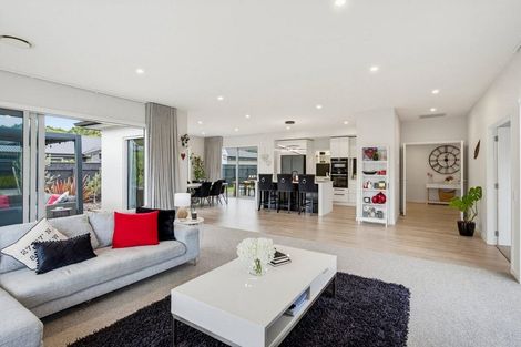 Photo of property in 18 Petrel Close, Paraparaumu Beach, Paraparaumu, 5032