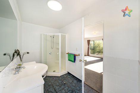 Photo of property in 285 Maungaraki Road, Maungaraki, Lower Hutt, 5010