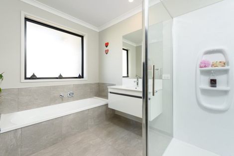 Photo of property in 9 Kayelene Place, Omokoroa, 3114