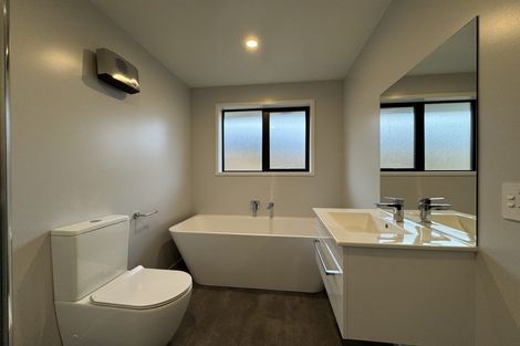 Photo of property in 2/232 Marine Parade, New Brighton, Christchurch, 8061