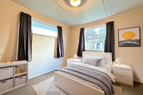 Photo of property in 79 Mark Avenue, Paparangi, Wellington, 6037