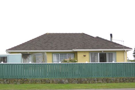 Photo of property in 128 Seaview Road, Westown, New Plymouth, 4310