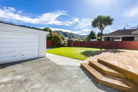 Photo of property in 5 Akron Grove, Totara Park, Upper Hutt, 5018