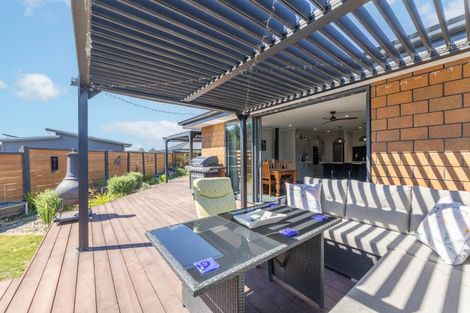 Photo of property in 8 Komahimahi Way, Motuoapa, 3382