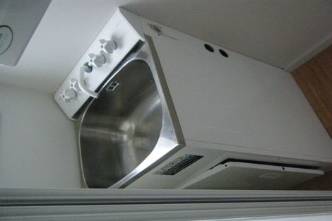 Photo of property in 31 Solar Road, Glen Eden, Auckland, 0602