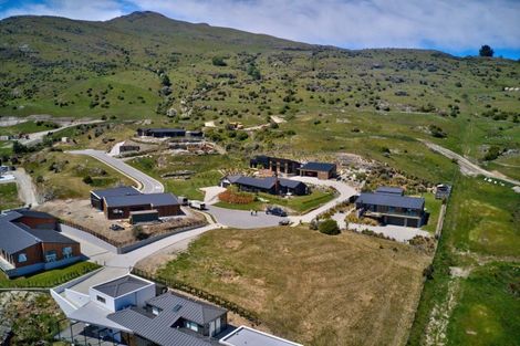 Photo of property in 10 Red Deer Rise, Kelvin Heights, Queenstown, 9300