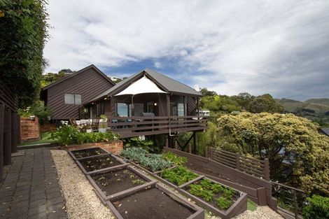 Photo of property in 10 Osmond Lane, Mount Pleasant, Christchurch, 8081