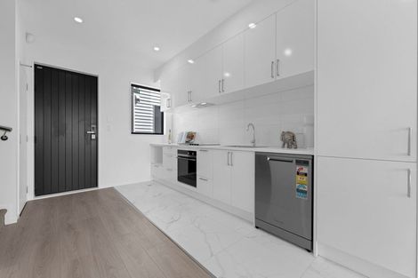 Photo of property in 17/17 Barneys Farm Road, Clendon Park, Auckland, 2103