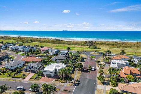 Photo of property in 2 Seychelles Drive, Papamoa Beach, Papamoa, 3118