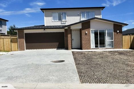 Photo of property in 10 Tararua Street, Massey, Auckland, 0614