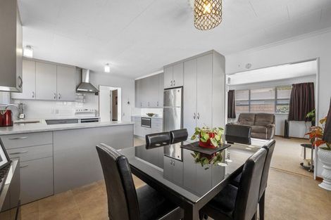 Photo of property in 17 Mace Street, Waitara, 4320