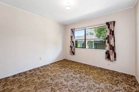 Photo of property in 2/35 Ti Nana Crescent, Henderson, Auckland, 0610